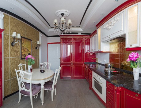 Красная кухня в Екатеринбурге