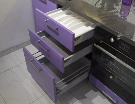 Фиолетовая кухня в Чите