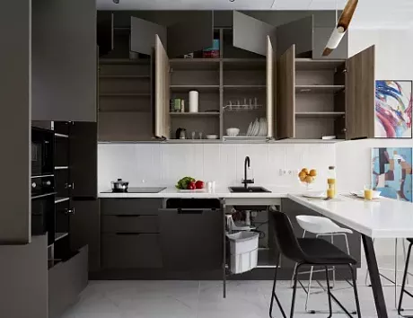 Коричневая кухня в Санкт-Петербурге