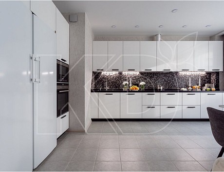 дизайн кухни белой глянцевой