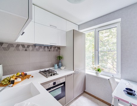 Светлая кухня в Сочи