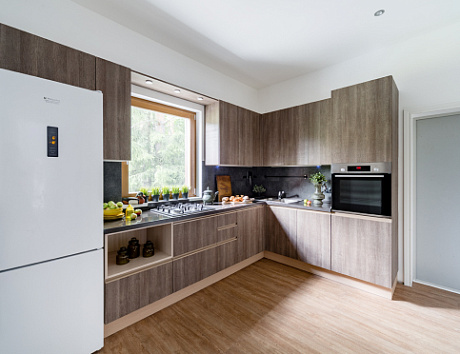 Коричневая кухня в Клину