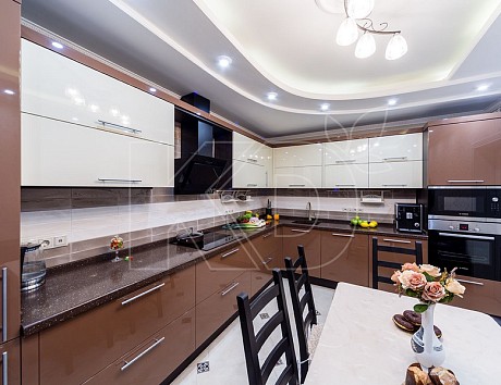 цвет угловой кухни