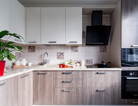 Коричневая кухня в Новосибирске