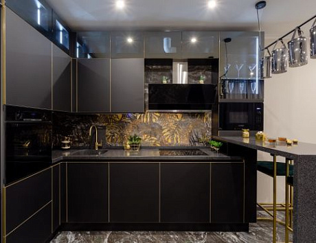 Светлые кухни, темные кухни