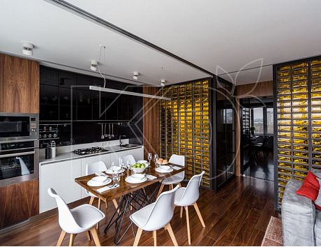 Белая  кухня в интерьере