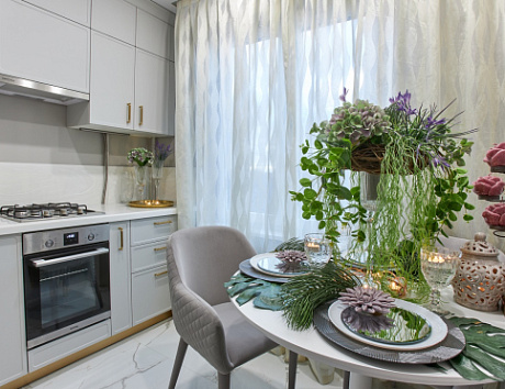 Светлая кухня в Санкт-Петербурге