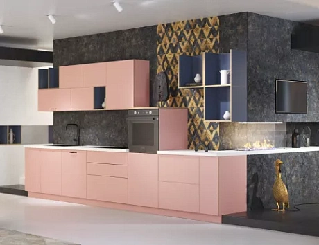 Светлая кухня в Санкт-Петербурге