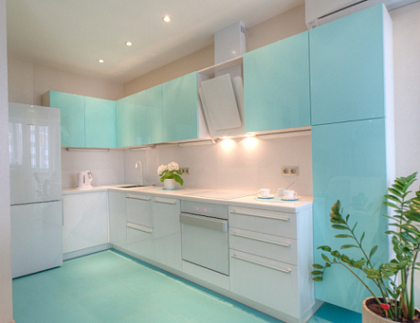 Кухня в светлых тонах